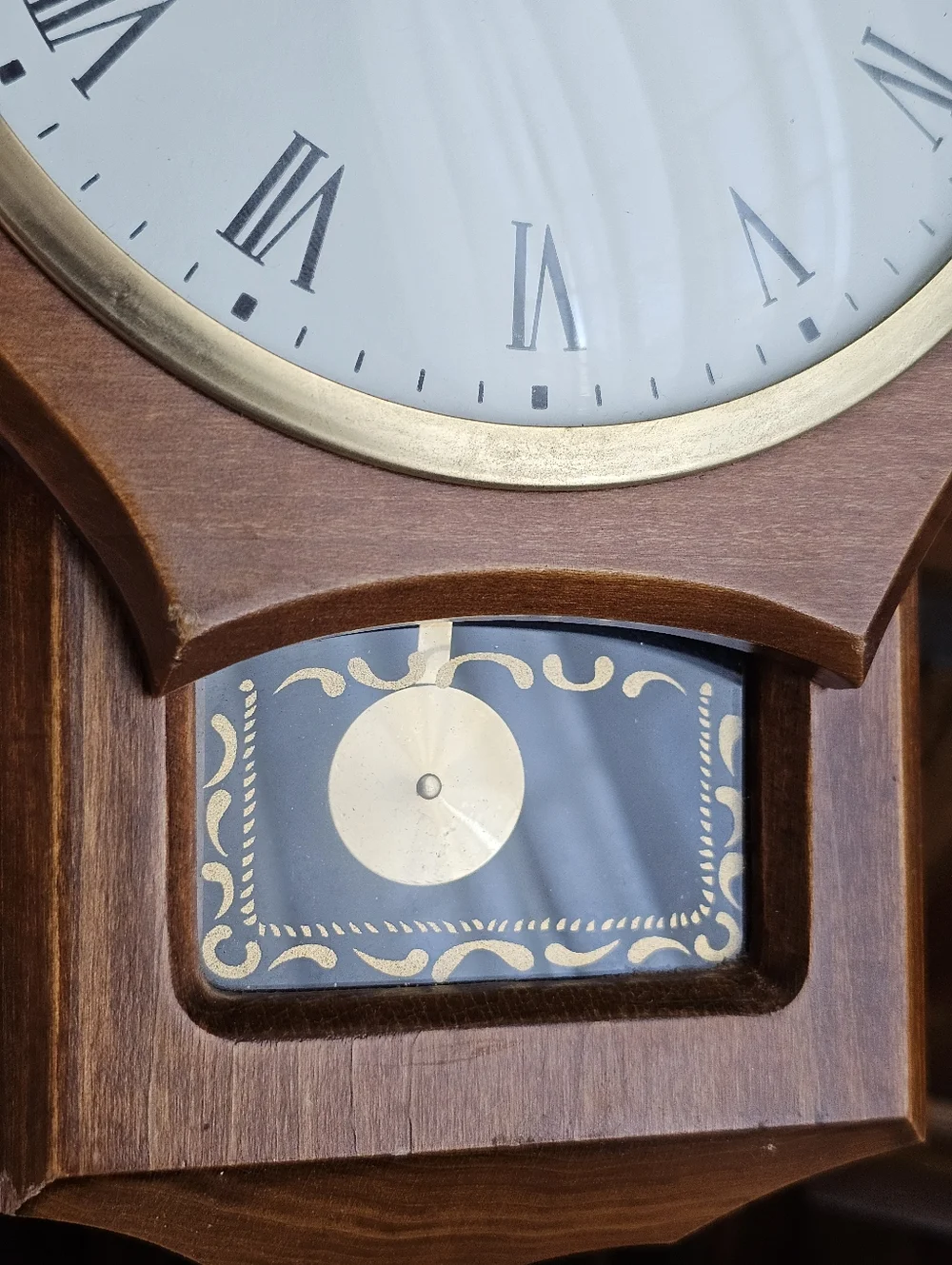 Vintage 60's United Wall Clock Wood Mid Century Roman Numeral Pendulum USA